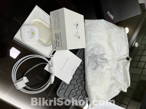 Apple Airpods Pro with Wireless Charging Case